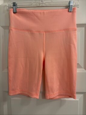 High-Waist Peach Ribbed Bike Shorts - Women